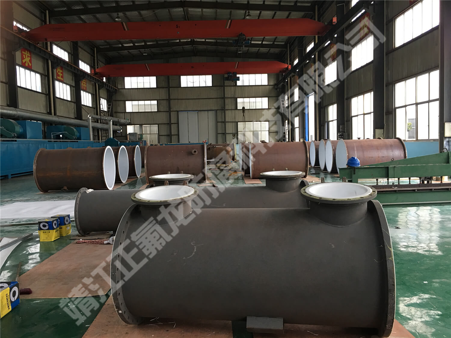 内衬聚四氟乙烯（PTFE）大型设备