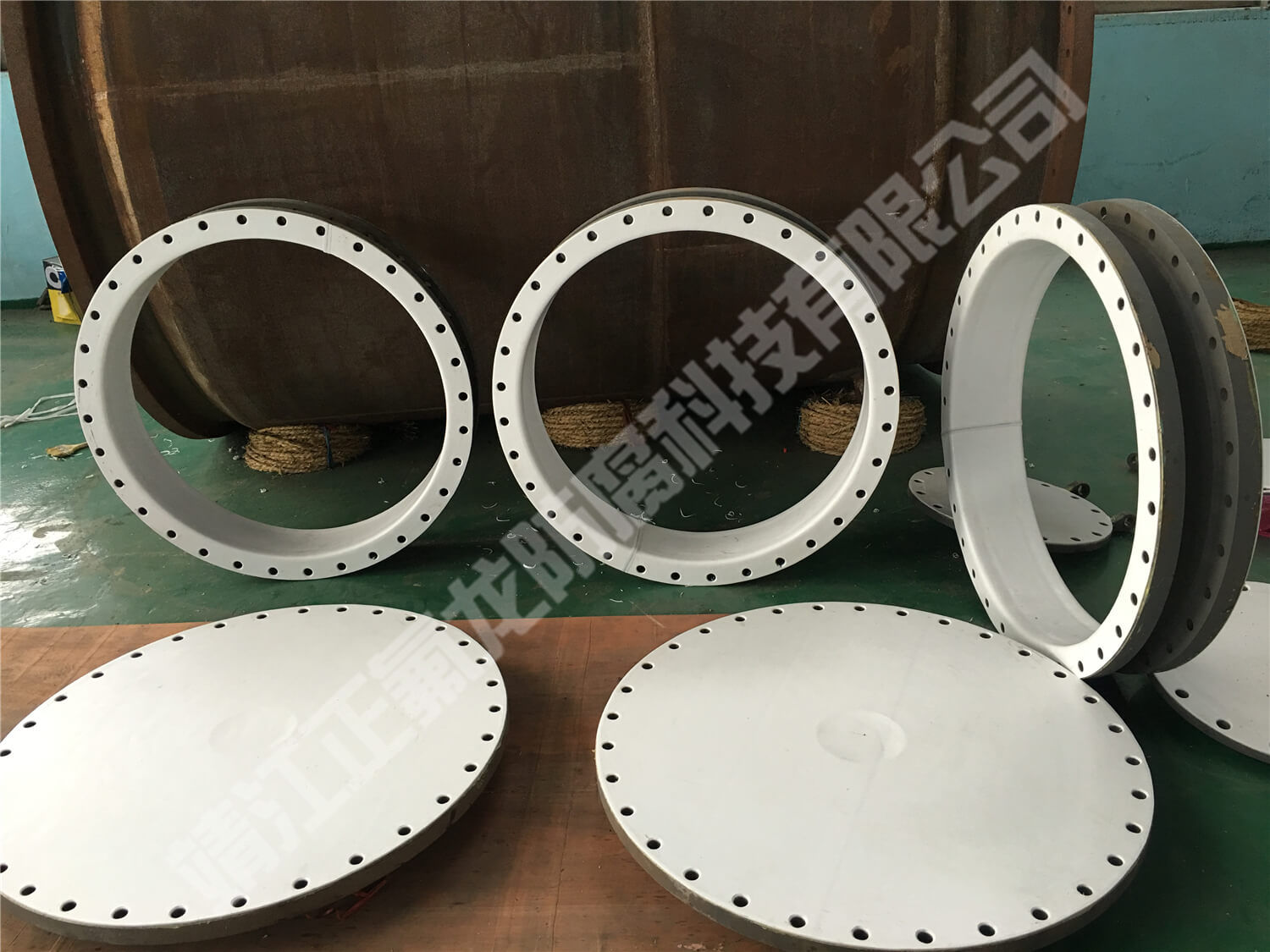 内衬聚四氟乙烯（PTFE）大型设备
