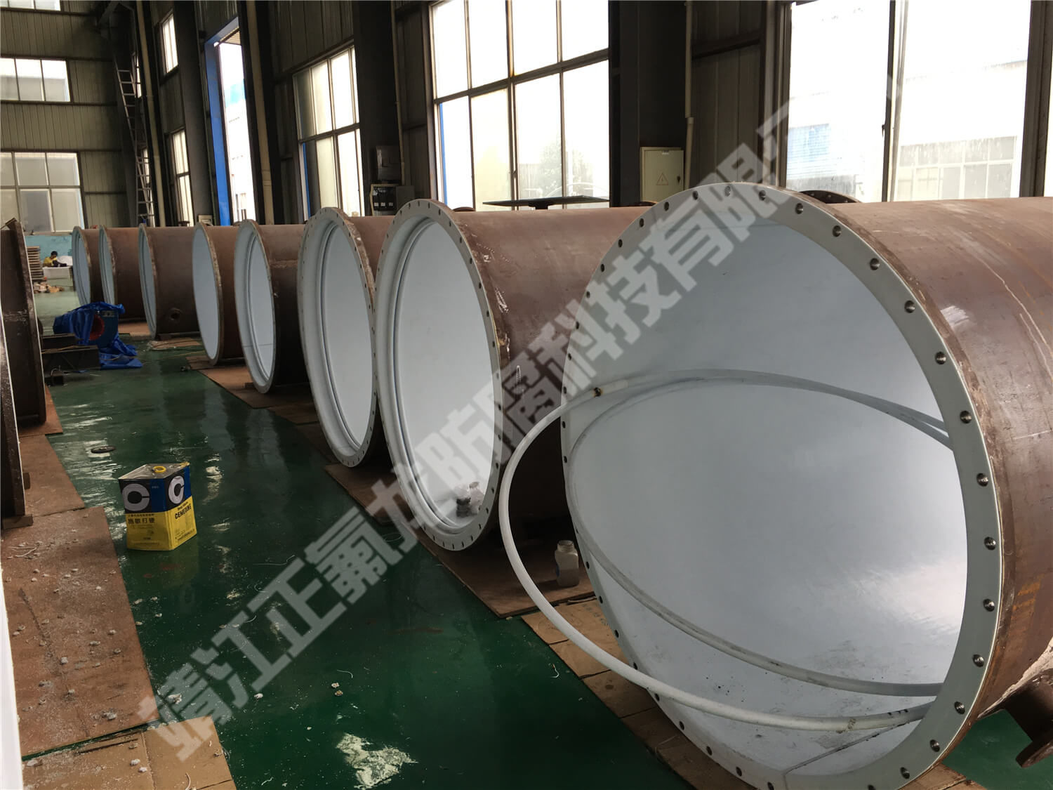 内衬聚四氟乙烯（PTFE）大型设备